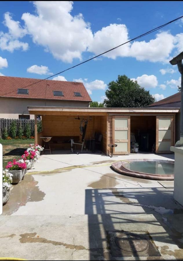 Villa chez cadet Larzicourt Exterior foto